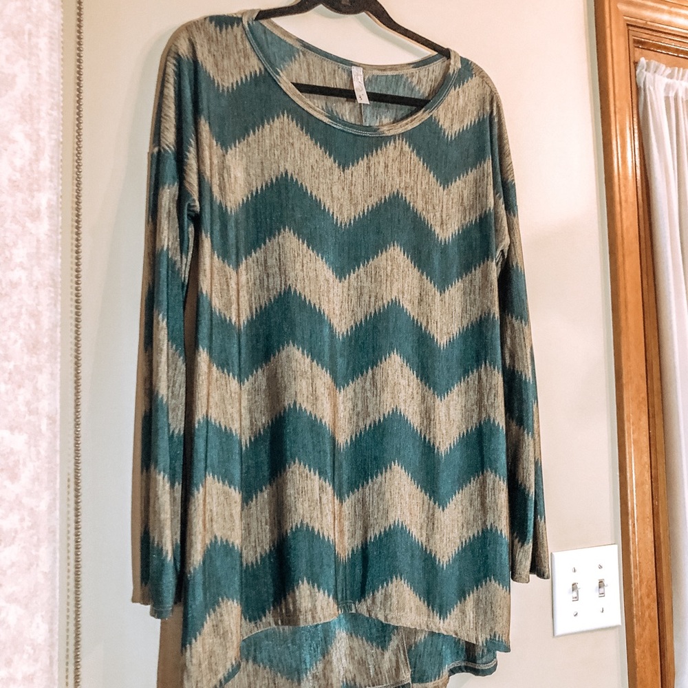 Chevron Top